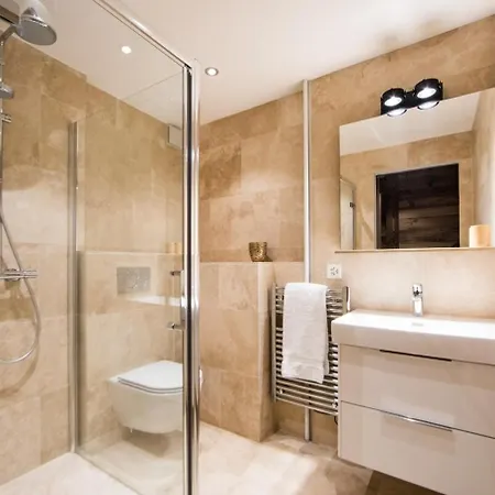 La Ruinette-stylish 2-bed With Pool & Gym Access Apartment Verbier