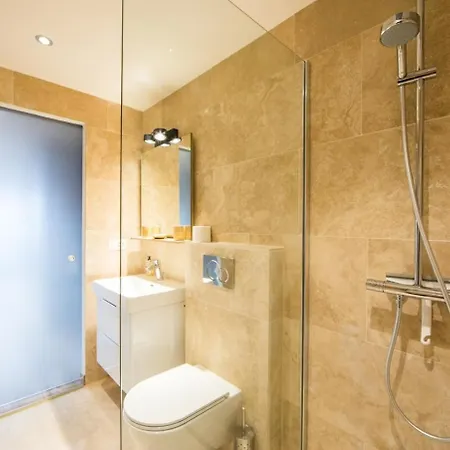 La Ruinette-stylish 2-bed With Pool & Gym Access * Verbier